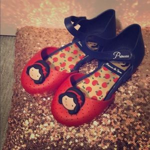 Mini Melissa grenadine Snow White *like new 🤩*